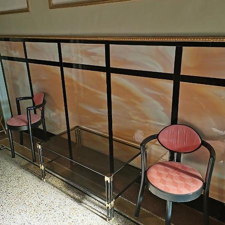 Karaktervolle Woning Met Zwembad Te Ronseヴィラ エクステリア 写真
