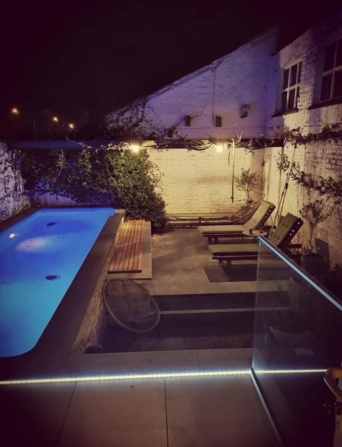 Karaktervolle Woning Met Zwembad Te Ronseヴィラ エクステリア 写真